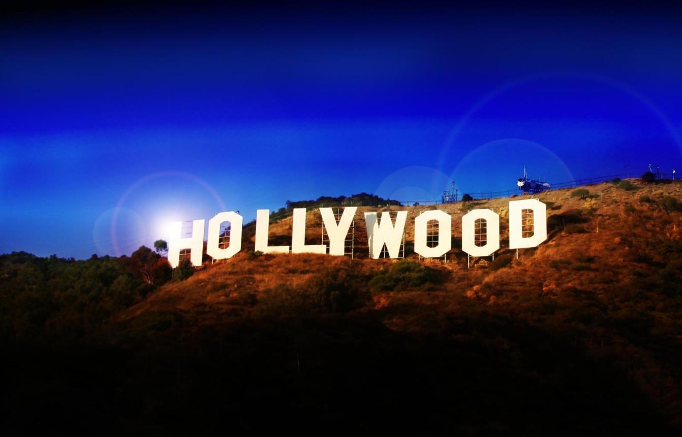 Quel est l'impact des maisons de célébrités sur le marché immobilier local à Hollywood ?